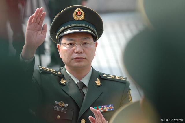 司令與參謀長的職責(zé)與區(qū)別，軍隊(duì)領(lǐng)導(dǎo)體系中的核心角色，司令與參謀長的職責(zé)差異及在軍隊(duì)領(lǐng)導(dǎo)體系中的核心地位