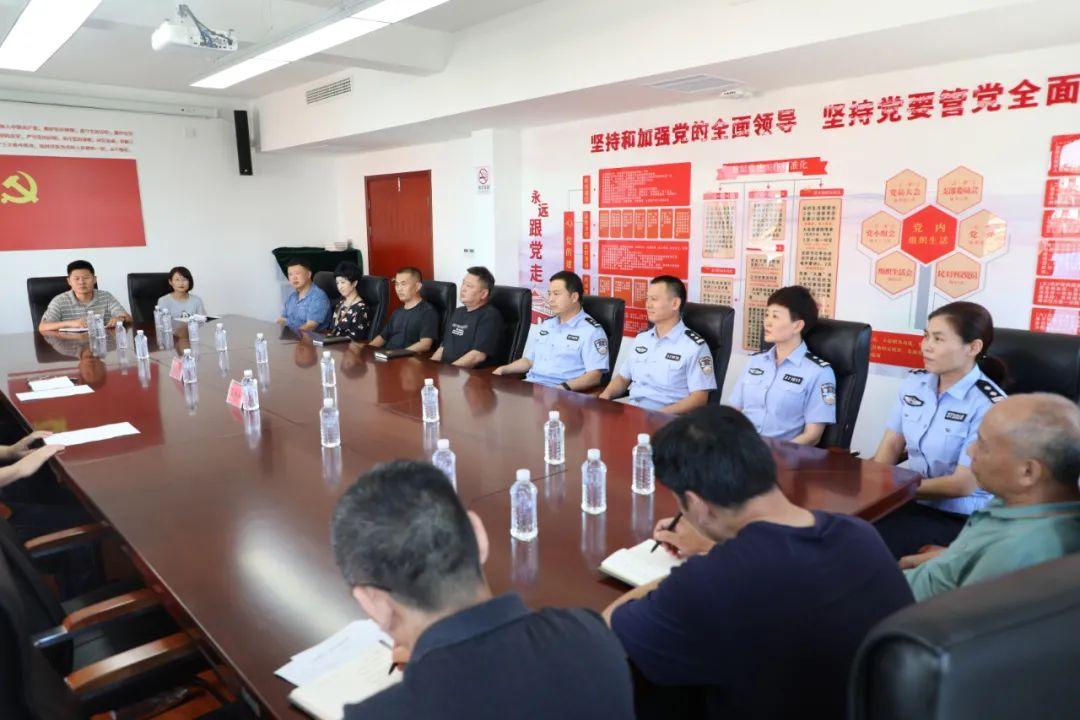 威海軍轉(zhuǎn)論壇，引領(lǐng)軍事轉(zhuǎn)型，促進(jìn)軍民融合深度發(fā)展，威海軍轉(zhuǎn)論壇，引領(lǐng)軍事轉(zhuǎn)型，深化軍民融合發(fā)展的平臺(tái)