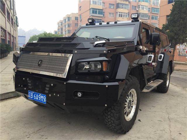 像裝甲車的SUV，越野裝甲SUV的崛起與特性，越野裝甲SUV的崛起，特性與裝甲車的完美結合