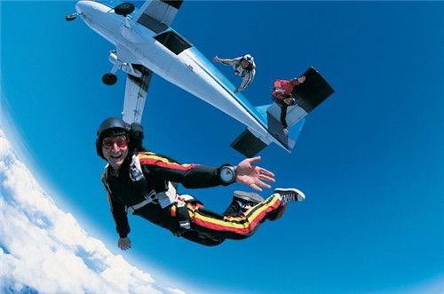 空軍第十五軍與跳傘，全面解析一項(xiàng)軍事傳統(tǒng)，空軍第十五軍與跳傘，軍事傳統(tǒng)的深度解析