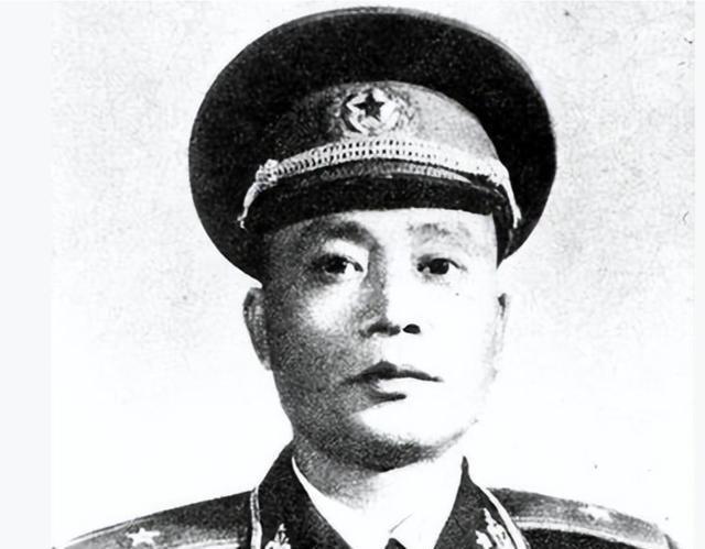 空軍院校方隊(duì)，翱翔藍(lán)天，培育英才的堅(jiān)實(shí)力量，空軍院校方隊(duì)，培育英才的藍(lán)天堅(jiān)實(shí)力量