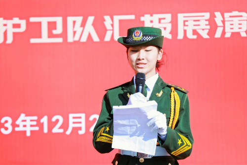 國旗護(hù)衛(wèi)隊中的鏗鏘玫瑰，女隊員的榮耀與擔(dān)當(dāng)，國旗護(hù)衛(wèi)隊中的女隊員，榮耀與擔(dān)當(dāng)?shù)溺H鏘玫瑰