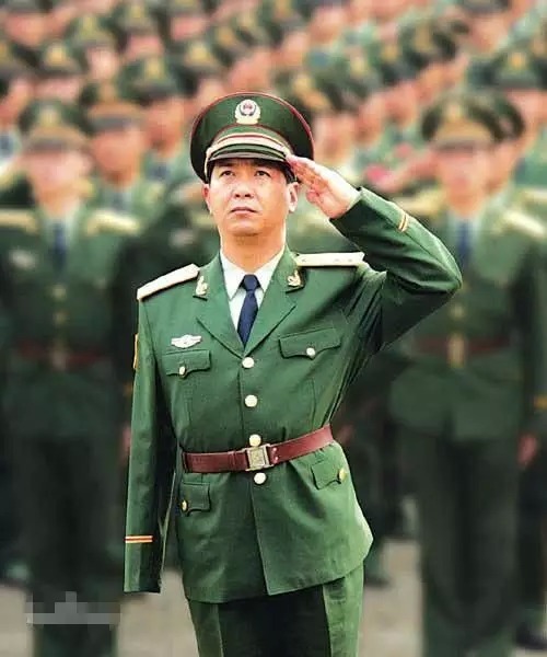 丁曉兵個(gè)人簡介，丁曉兵個(gè)人簡介，英雄事跡與生平概述