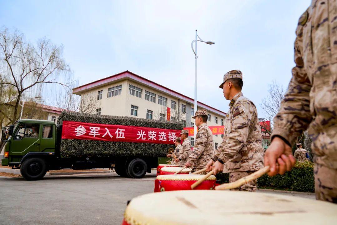 解析2023大專生當兵新政策，機遇與挑戰(zhàn)并存，解析2023大專生當兵新政策，機遇與挑戰(zhàn)并存的時代