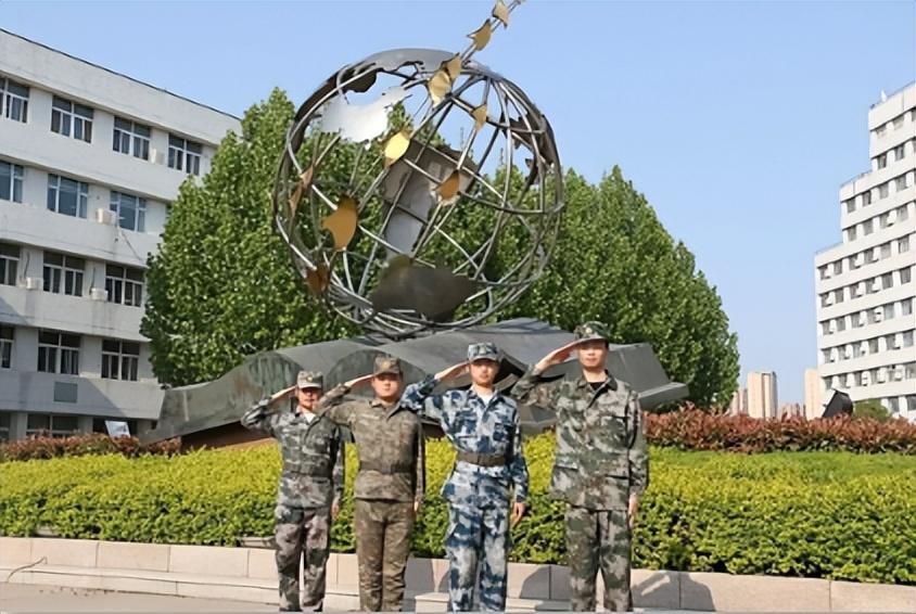 大學(xué)生士兵電視劇，CCTV-2的新時(shí)代篇章，CCTV-2新時(shí)代篇章，大學(xué)生士兵電視劇