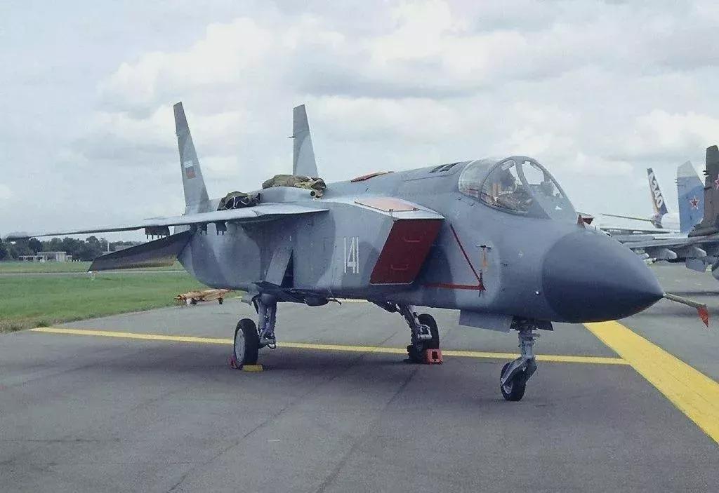 雅克-201垂直起降戰(zhàn)斗機(jī)，空中力量的革新典范，雅克-201垂直起降戰(zhàn)斗機(jī)，空中力量革新典范