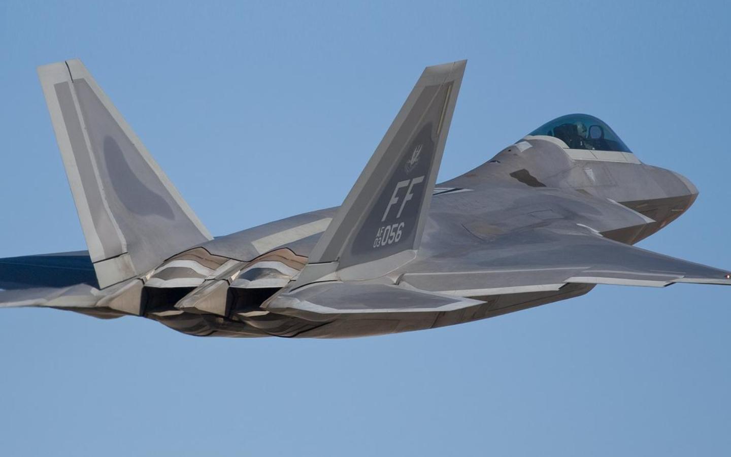 F-22戰(zhàn)機的獨特特點，空中霸主的無與倫比的性能，F(xiàn)-22戰(zhàn)機，空中霸主的無與倫比性能揭秘