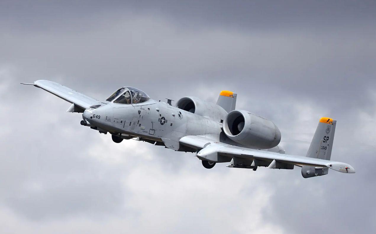 揭秘A-10攻擊機的強大實力，揭秘A-10攻擊機的強悍戰(zhàn)斗力