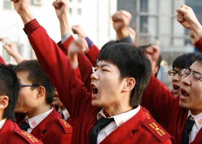 女生讀警校哪個專業(yè)好，深度解析與前景展望，女生警校熱門專業(yè)深度解析與前景展望，選擇最佳專業(yè)路線
