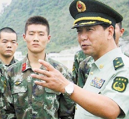 丁曉兵，榮耀的軍銜與不凡的軍魂，丁曉兵，榮耀軍銜背后的軍魂傳奇