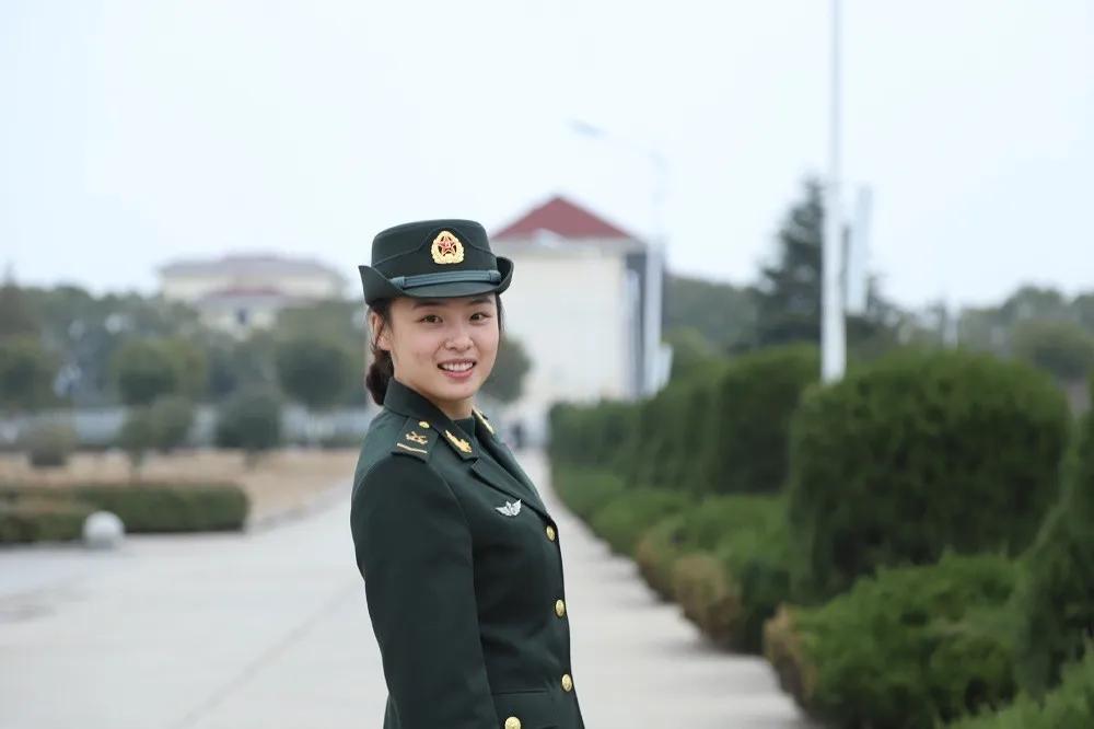 中國女兵，單人的力量與堅韌之美，中國女兵，單人力量的堅韌與美麗