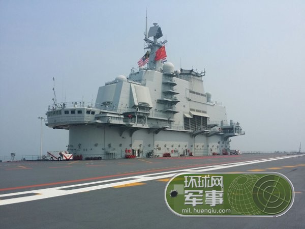 中國首艘航母艦長，榮耀與擔(dān)當(dāng)，中國首艘航母艦長，榮耀與擔(dān)當(dāng)?shù)暮桔E領(lǐng)航者