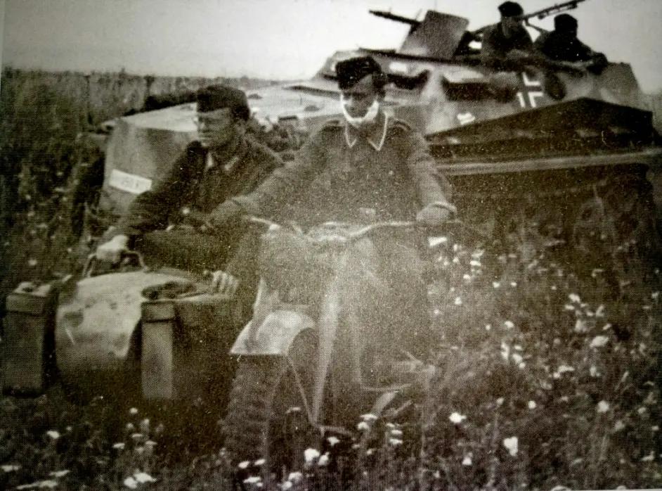 虎式重坦圖片，歷史與技術(shù)的交匯，虎式重坦，歷史與技術(shù)的完美交匯圖片展示