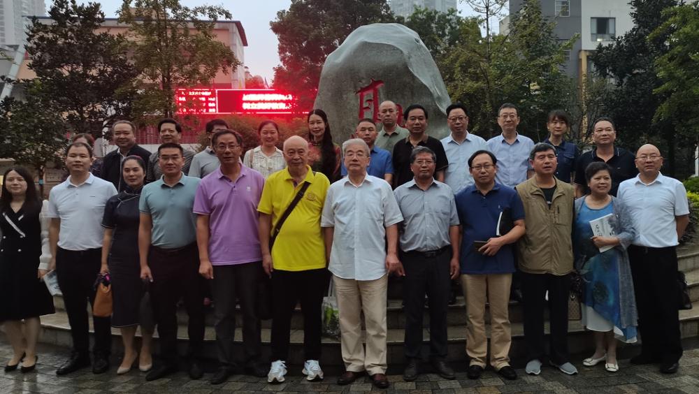 新聞頭條摘抄與解讀，新聞頭條摘抄與深度解讀