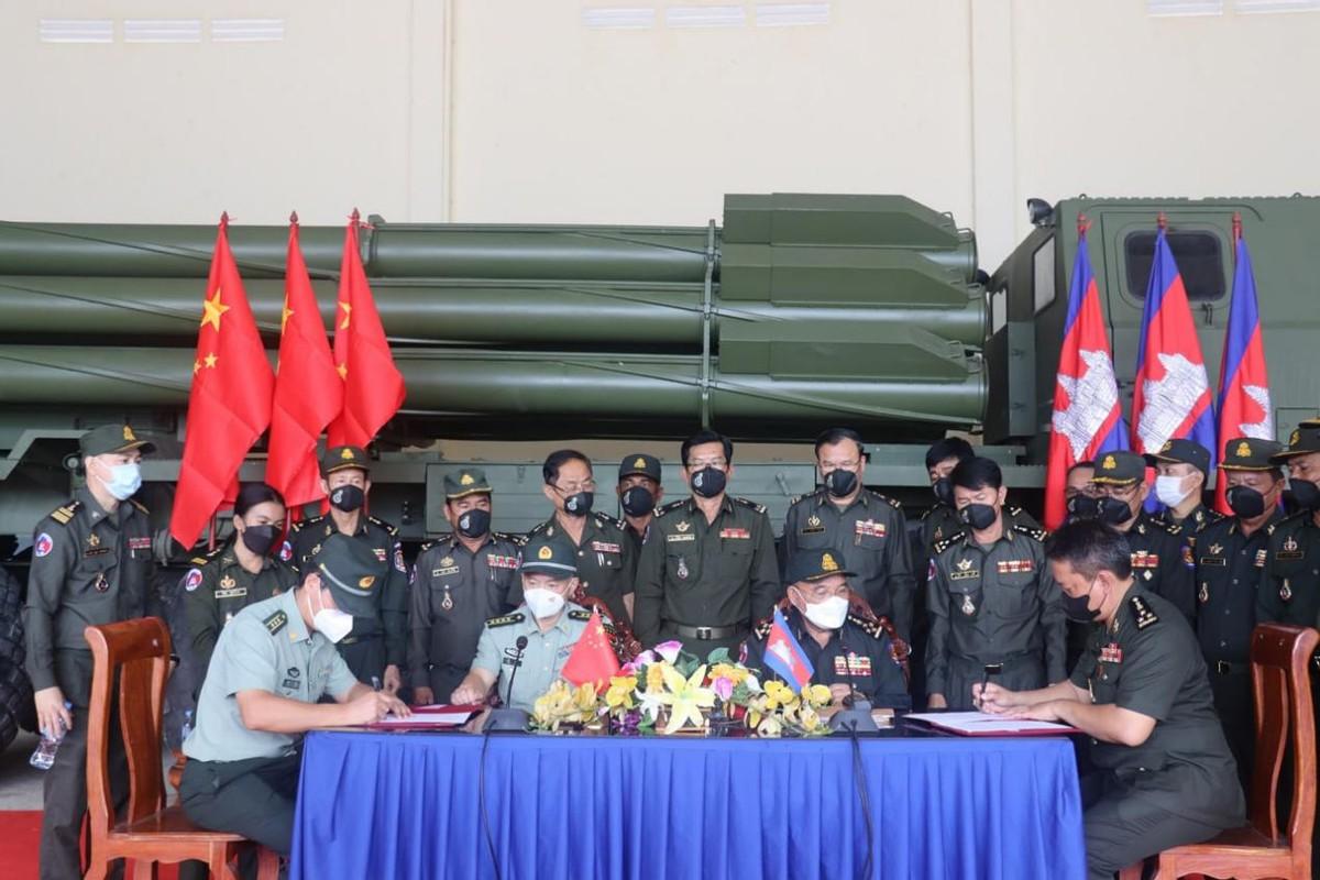 中國陸軍火箭炮，力量與技術(shù)的完美結(jié)合，中國陸軍火箭炮，力量與技術(shù)的巔峰融合
