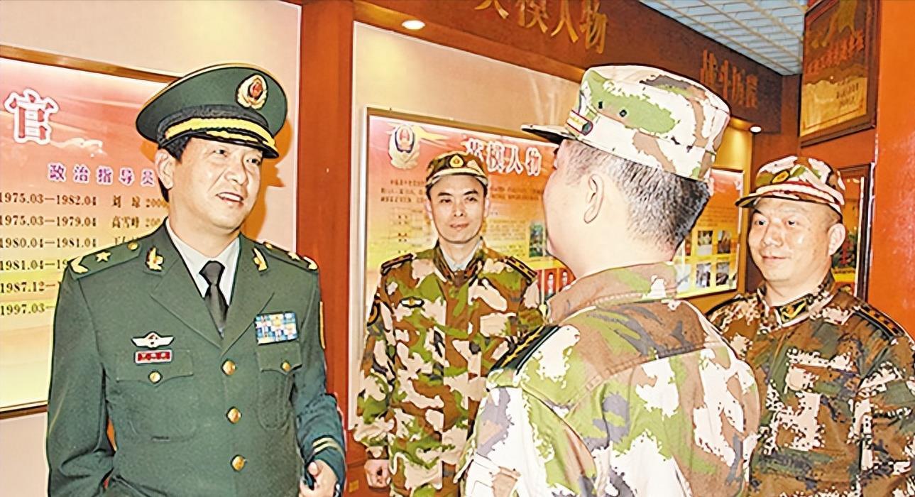 丁曉兵的入黨和軍銜之路，忠誠(chéng)與榮耀的象征，丁曉兵，忠誠(chéng)與榮耀的入黨與軍銜之路