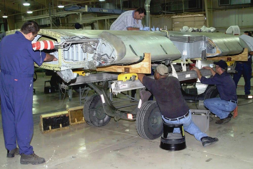 揭秘A-10攻擊機的威力，純視頻解析，揭秘A-10攻擊機的威力，深度視頻解析