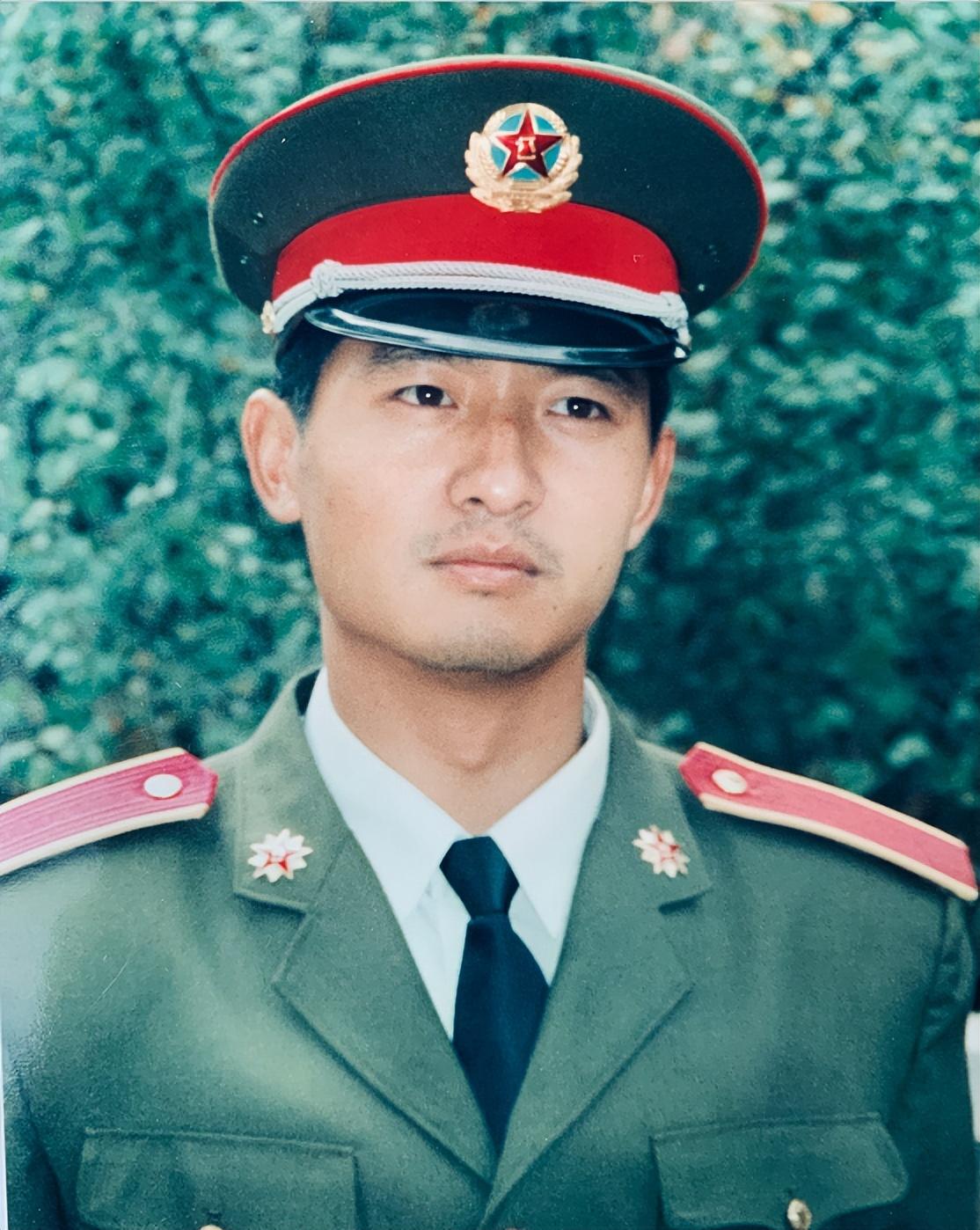 2022火箭軍軍服，展現(xiàn)新時代風采與力量，火箭軍軍服展現(xiàn)新時代風采與力量