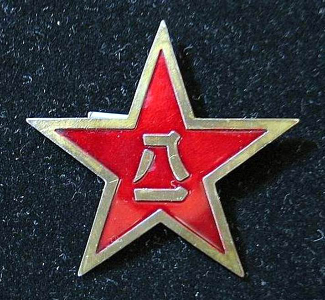 中國(guó)空軍軍帽圖片，歷史、設(shè)計(jì)及其象征意義，中國(guó)空軍軍帽，歷史、設(shè)計(jì)與象征意義全解析