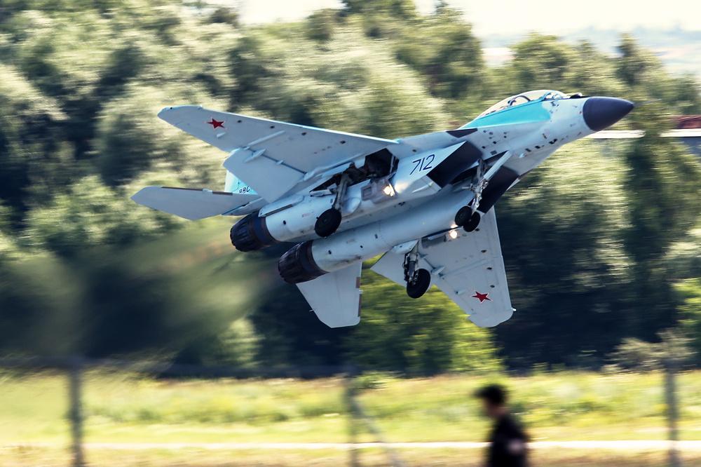 直15直升機的競爭對手，航空領(lǐng)域的激烈角逐，直15直升機的競爭對手，航空領(lǐng)域的競爭風(fēng)暴