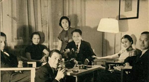 三軍儀仗隊(duì)送行錢學(xué)森，榮耀與敬意，三軍儀仗隊(duì)致敬錢學(xué)森，榮耀與敬意的送行