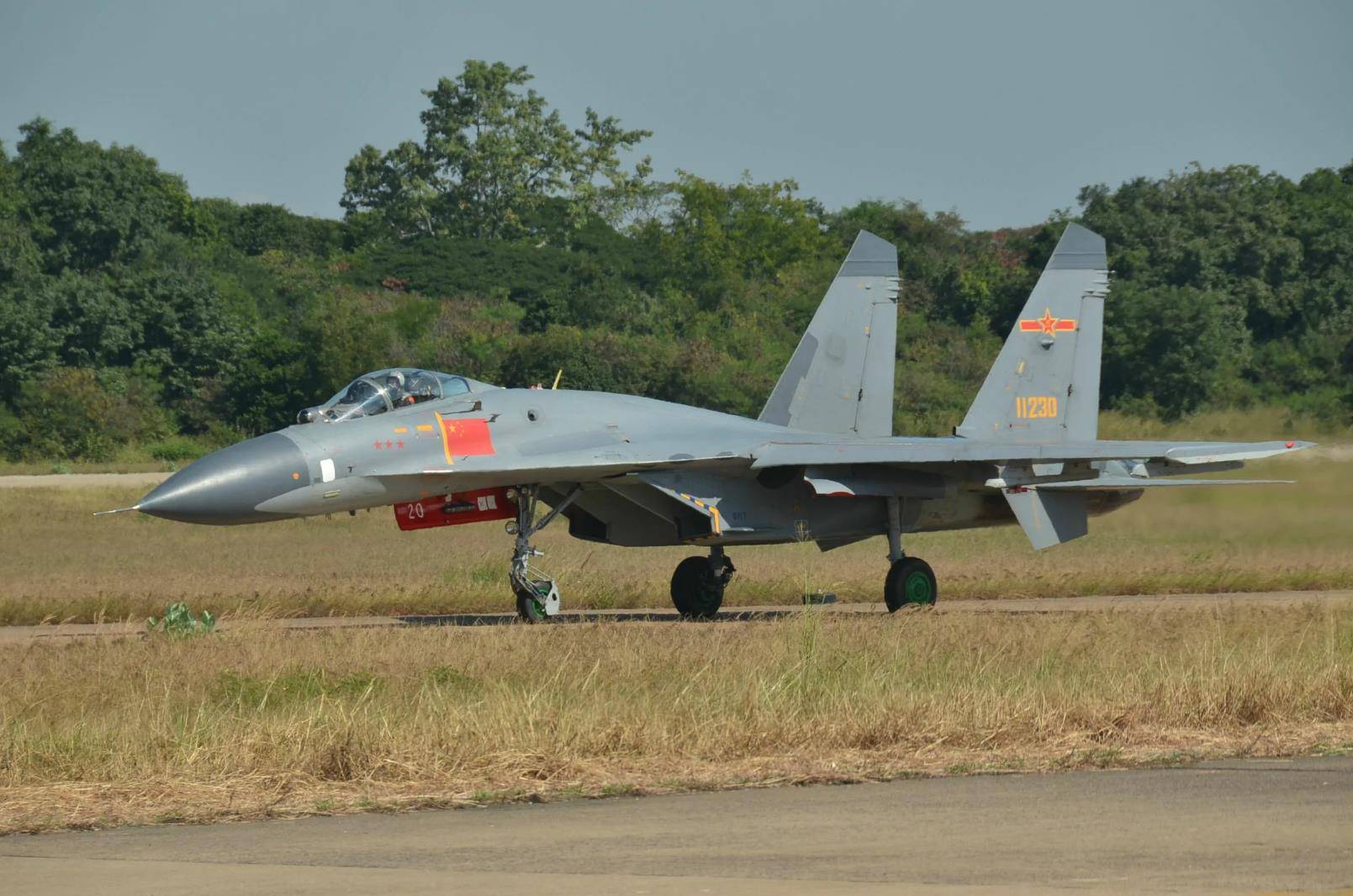 殲-11D戰(zhàn)斗機(jī)型號，中國新一代空中利劍的解析，殲-11D戰(zhàn)斗機(jī)解析，中國新一代空中利劍揭秘