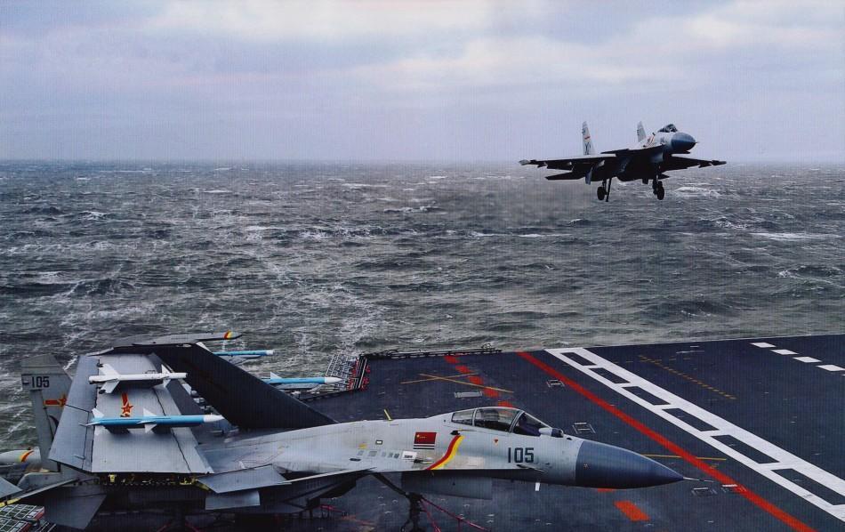 航母艦載機(jī)殲-15，中國海軍航空力量的璀璨明珠，中國海軍航空力量之驕傲，殲-15艦載機(jī)閃耀航母甲板