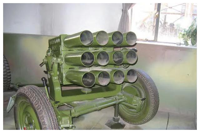 火箭炮有發(fā)動機嗎，解析火箭炮的動力系統(tǒng)與工作原理，火箭炮的動力系統(tǒng)解析，發(fā)動機的存在與工作原理探討
