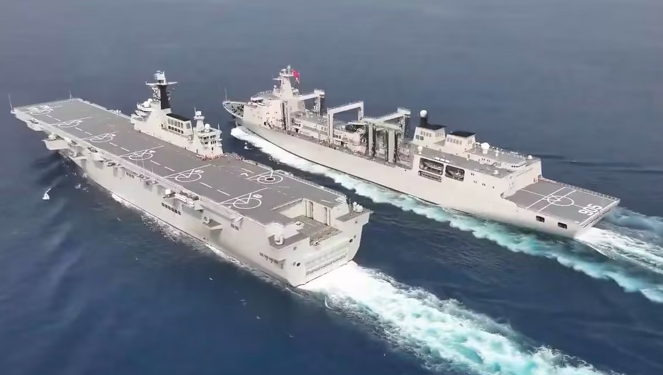 中國(guó)海軍新里程碑，075型兩棲攻擊艦四號(hào)艦命名儀式隆重舉行，中國(guó)海軍新里程碑，075型兩棲攻擊艦四號(hào)艦命名儀式盛大舉行