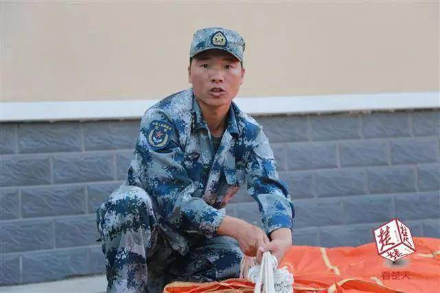 空降兵第十五軍現(xiàn)任領(lǐng)導(dǎo)及部隊(duì)概況，空降兵第十五軍現(xiàn)任領(lǐng)導(dǎo)及部隊(duì)概覽