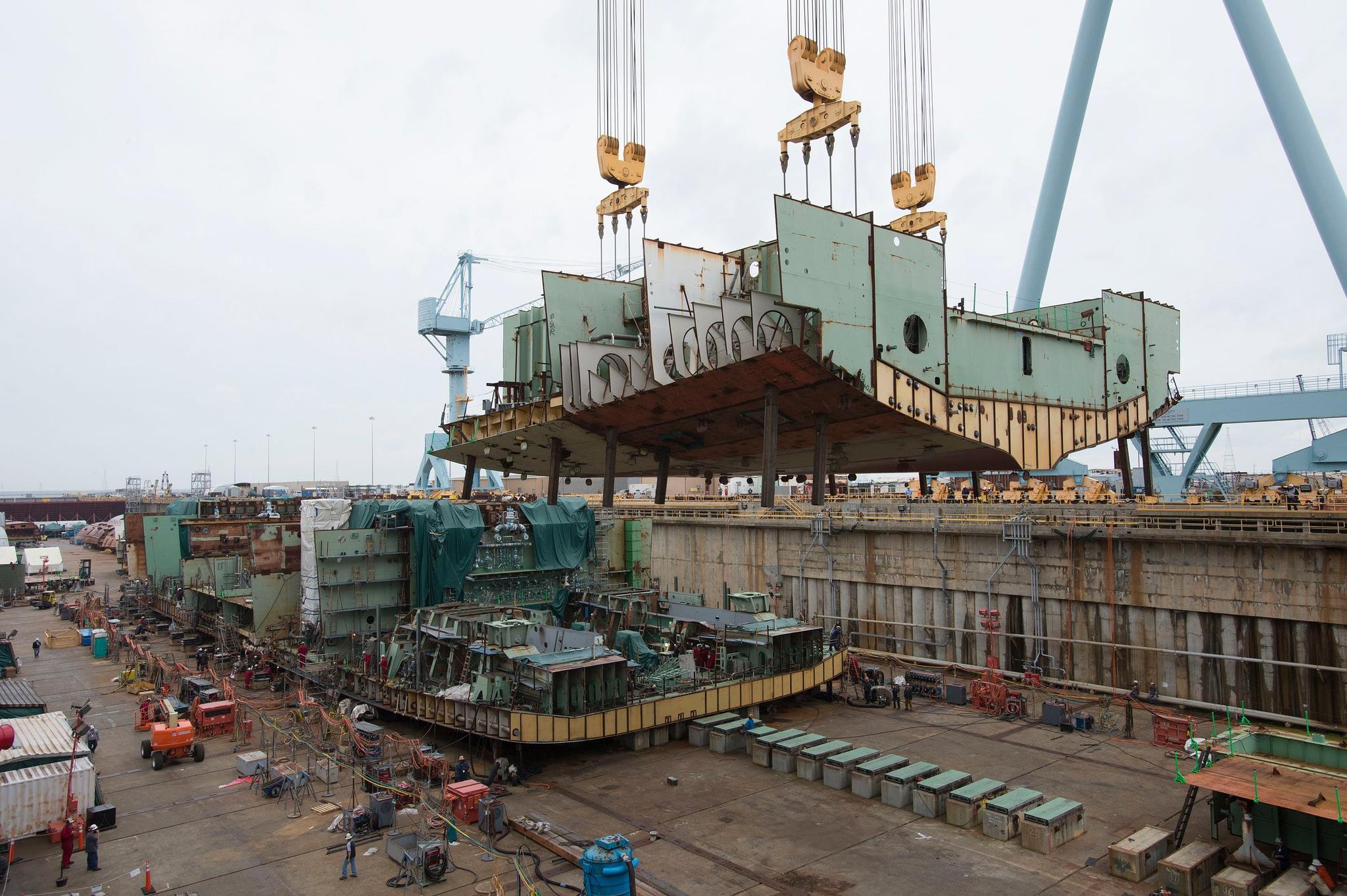第二艘航母正在建造，中國(guó)海軍力量的新篇章，中國(guó)海軍力量新篇章，第二艘航母正在建造中