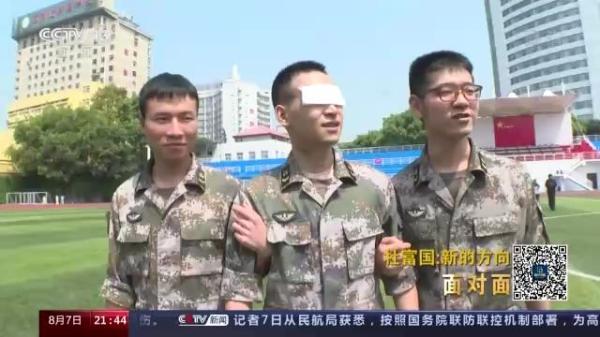 八一勛章獲得者系列，榮耀與擔當?shù)南笳?，八一勛章獲得者系列，榮耀與擔當?shù)南笳?，時代的標桿