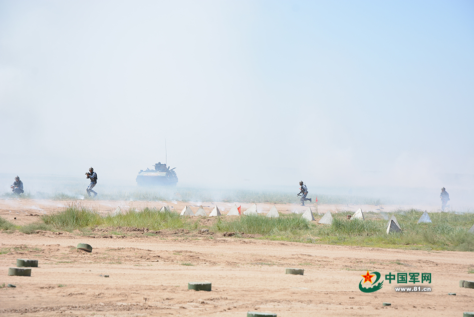 朱日和基地，最接近實(shí)戰(zhàn)的訓(xùn)練場(chǎng)，朱日和基地，實(shí)戰(zhàn)化訓(xùn)練的前沿陣地