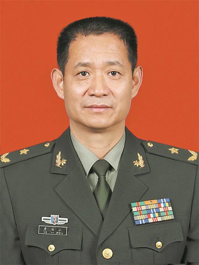 八一勛章背后的英雄事跡——杜富國(guó)的事跡，八一勛章背后的英雄傳奇，杜富國(guó)的榮耀之路