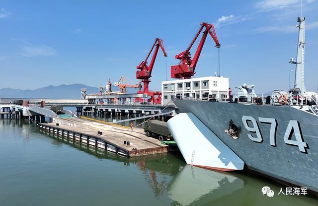 揭秘中國海軍的利器，073A型兩棲登陸艦，揭秘中國海軍利器，073A型兩棲登陸艦戰(zhàn)力解析