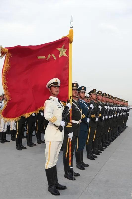 帥氣三軍儀仗隊(duì)圖片，榮耀與力量的展現(xiàn)，帥氣三軍儀仗隊(duì)圖片，榮耀與力量的完美展現(xiàn)