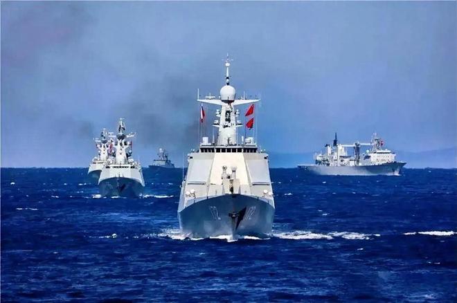 中國(guó)海軍艦隊(duì)發(fā)展的崛起與挑戰(zhàn)，中國(guó)海軍艦隊(duì)發(fā)展的崛起與挑戰(zhàn)，機(jī)遇與挑戰(zhàn)并存