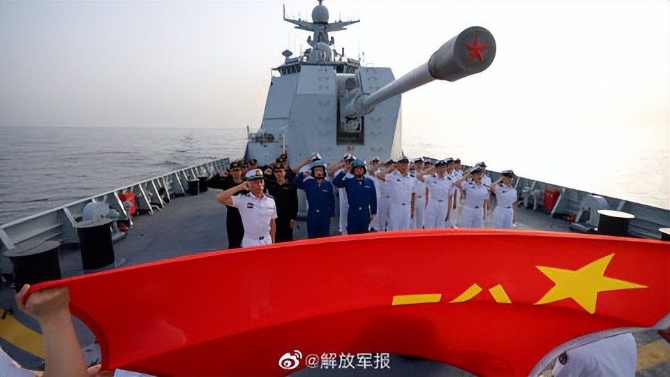 海軍節(jié)日祝?！戮从⒂聼o畏的海洋衛(wèi)士，海軍節(jié)致敬海洋衛(wèi)士，英勇無畏的守護(hù)力量