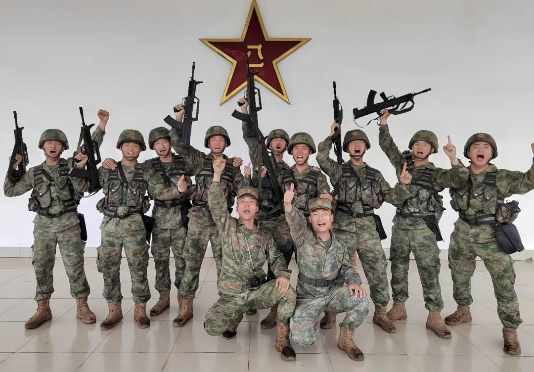 軍旅壁紙圖片，展現(xiàn)軍人風(fēng)采與榮耀的壁紙世界，軍旅風(fēng)采與榮耀壁紙，展現(xiàn)軍人精神的世界