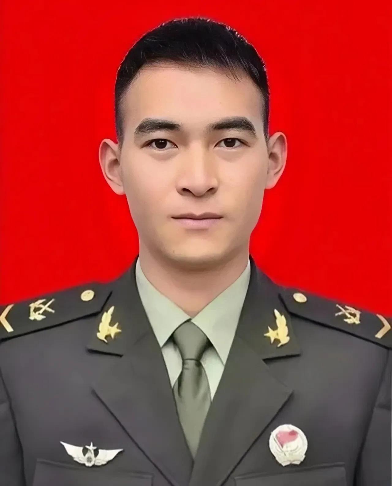 八一勛章與兒女提干，榮譽(yù)背后的考量與探討，八一勛章與兒女提干，榮譽(yù)背后的多重考量與深度探討