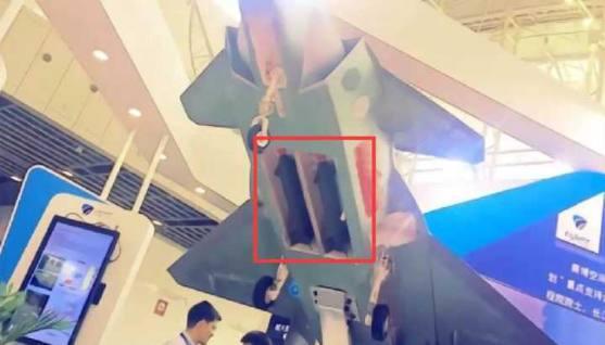 殲-16掛載空地導(dǎo)彈，空中力量的新型打擊利器，殲-16掛載空地導(dǎo)彈，空中打擊新型利器