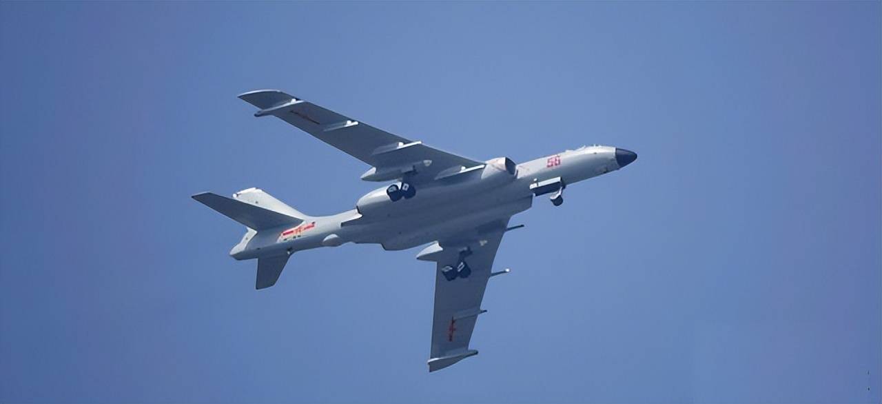 轟-6高清圖，揭示中國戰(zhàn)略轟炸機(jī)的魅力與實(shí)力，中國戰(zhàn)略轟炸機(jī)轟-6高清圖展示其魅力與實(shí)力