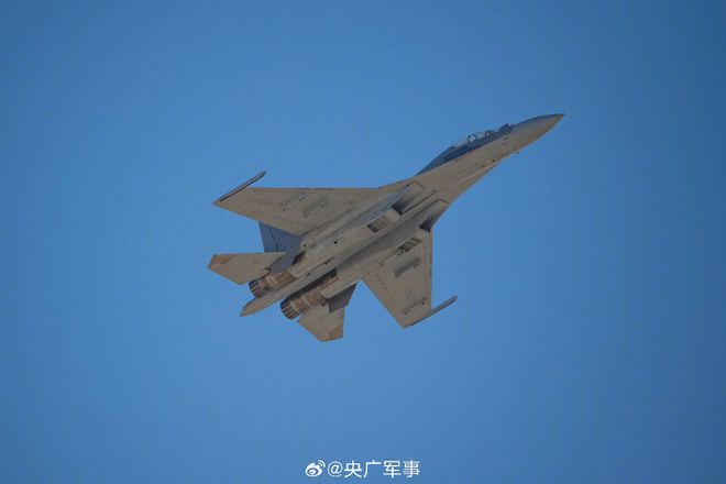 殲-16戰(zhàn)斗機(jī)攜帶鷹擊-12導(dǎo)彈的能力分析，殲-16戰(zhàn)斗機(jī)搭載鷹擊-12導(dǎo)彈的能力解析