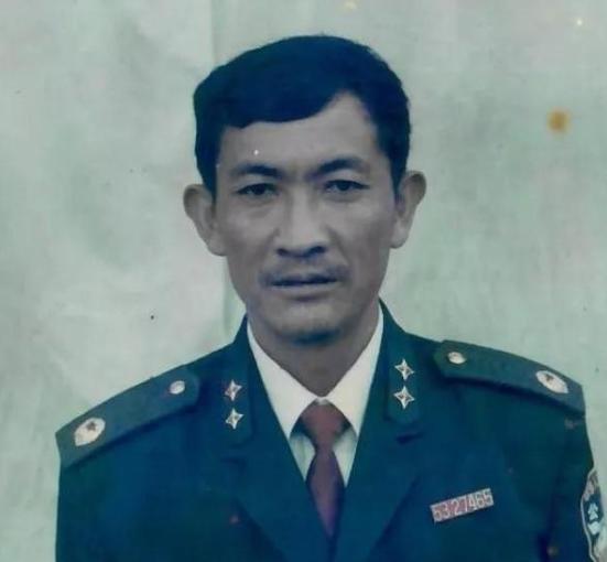 丁曉兵沒有右手那張照片兒，超越極限的人生力量，丁曉兵，超越極限的人生力量——無右手的照片背后的故事
