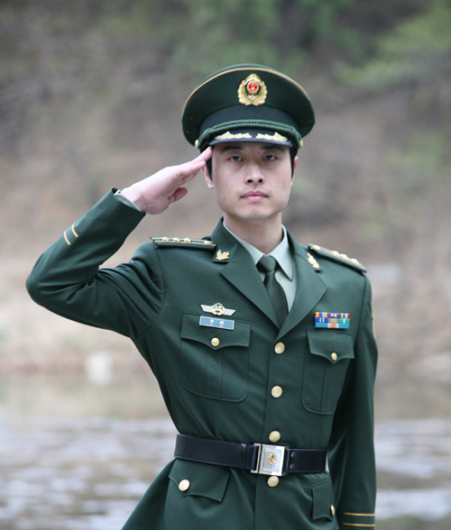 中國武警衣服圖片，展現(xiàn)制服之美與職責(zé)之重，中國武警制服圖片，展現(xiàn)職責(zé)之美與擔(dān)當(dāng)之重