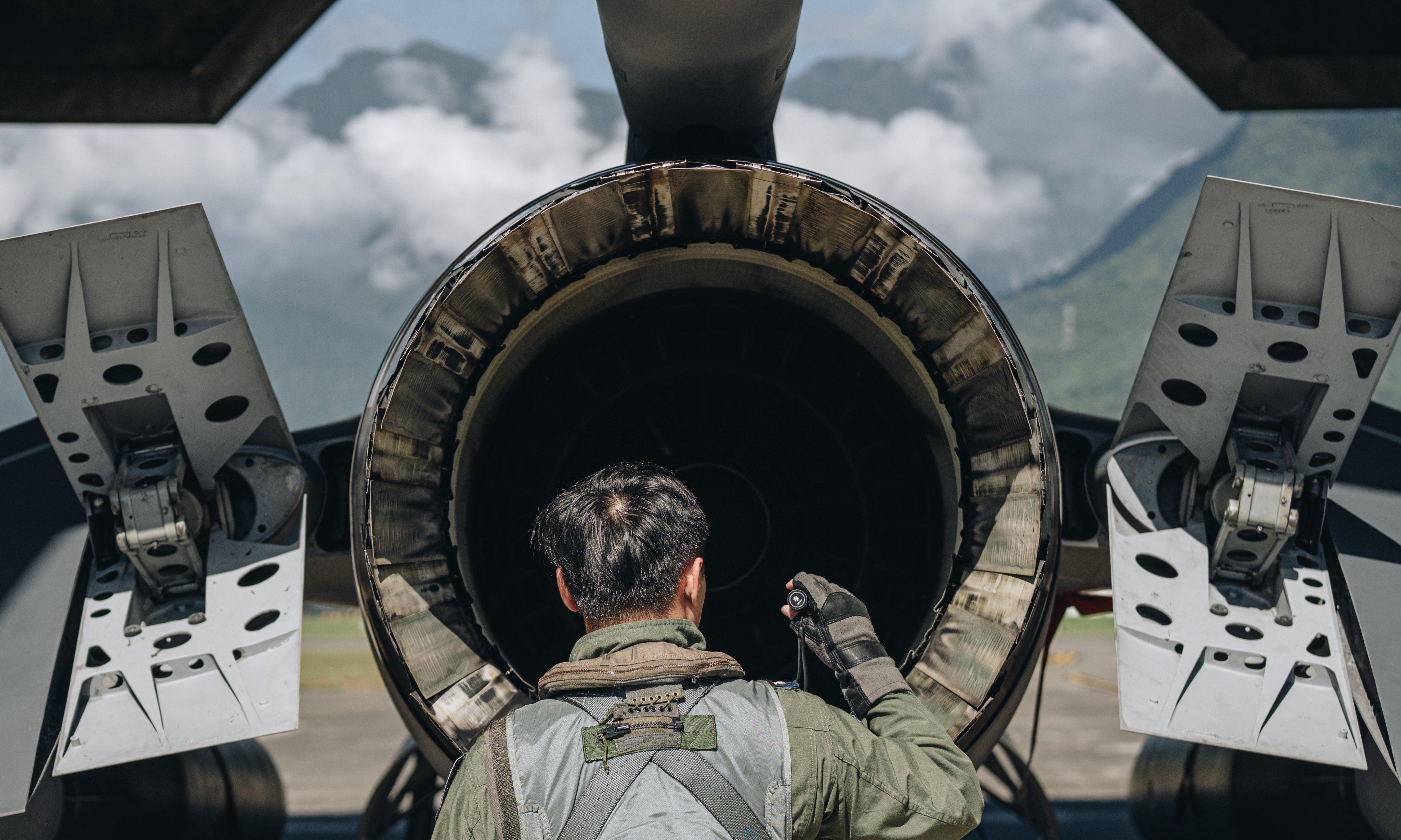 F16V戰(zhàn)斗機(jī)與殲-10C，空中力量的兩大巨頭之比較，F(xiàn)16V戰(zhàn)斗機(jī)與殲-10C，空中力量巨頭的深度比較