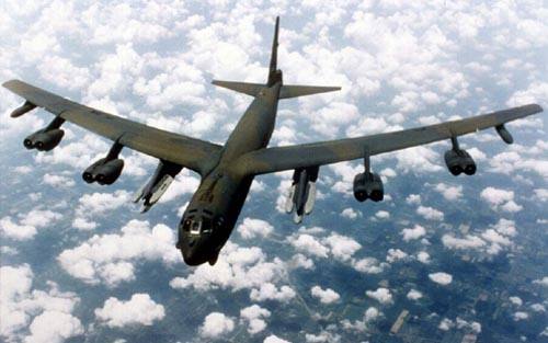 美帝B-52戰(zhàn)略轟炸機，空中巨無霸的傳奇與演變，美帝B-52戰(zhàn)略轟炸機，空中巨無霸的傳奇與演變歷程
