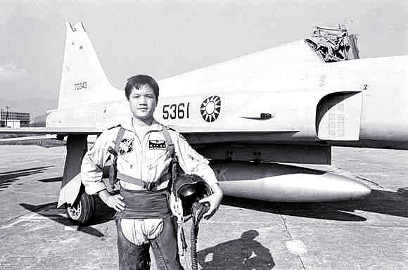 許秋麟，一位引領(lǐng)時代的杰出人物，許秋麟，時代引領(lǐng)者的杰出風(fēng)采