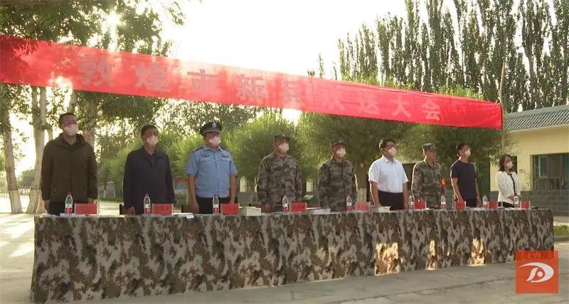探索未來戰(zhàn)場時尚，揭秘全新設(shè)計的2022新迷彩服，揭秘未來戰(zhàn)場時尚，全新設(shè)計的2022新迷彩服探索