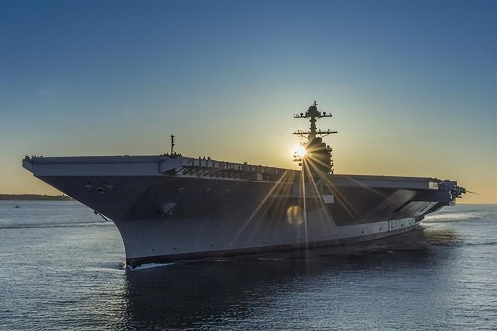 福特號航空母艦的重量，深入解析，深入解析福特號航空母艦重量揭秘